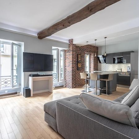 Room In Apartment - Cosy Place In The Hear Of 巴黎 外观 照片